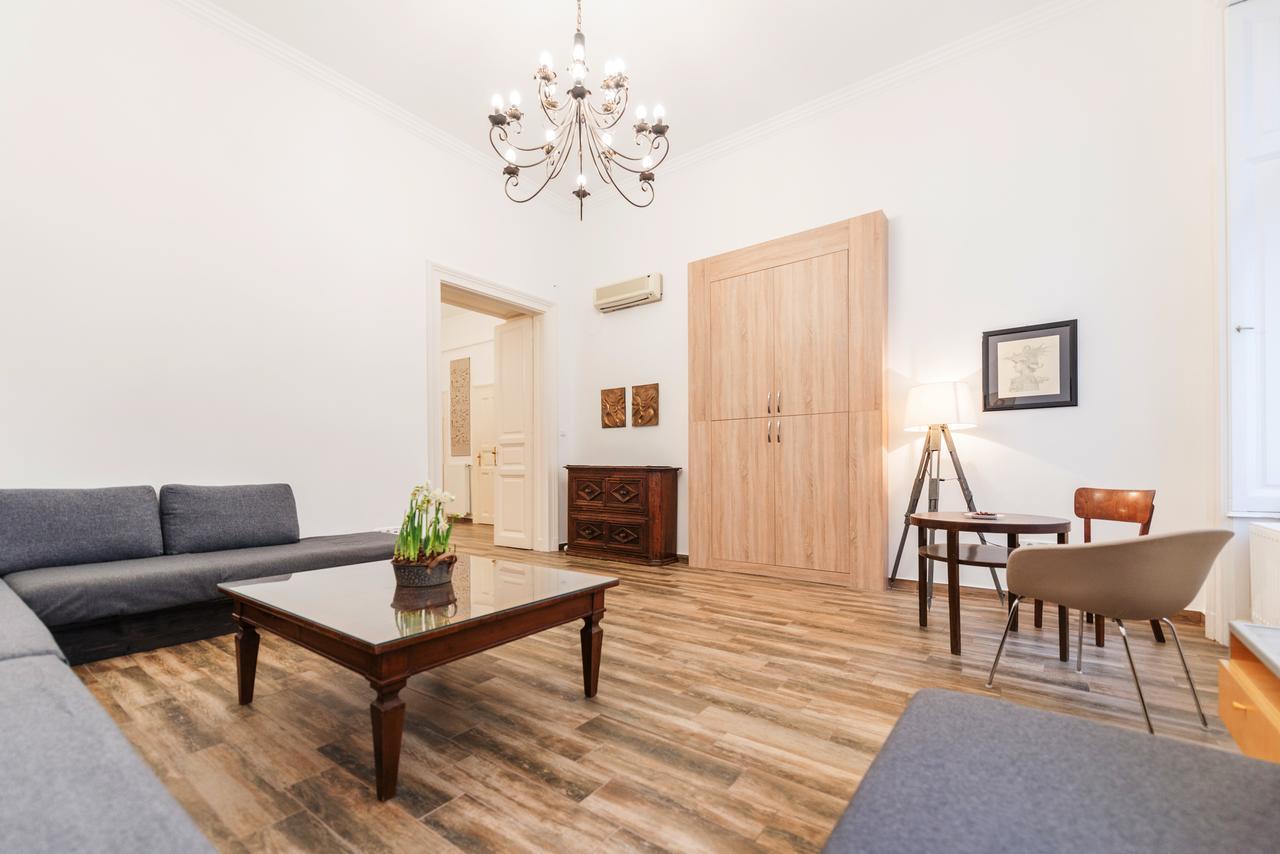 Family And Friends Apartment Budapest Exteriör bild