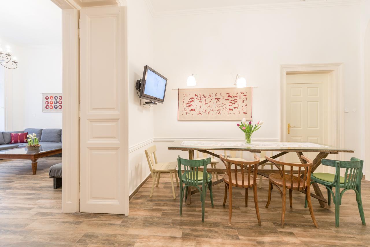 Family And Friends Apartment Budapest Exteriör bild